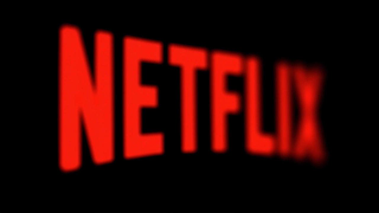 Netflix Teases 'People We Meet On Vacation' Romance With Emily Bader and Tom Blyth